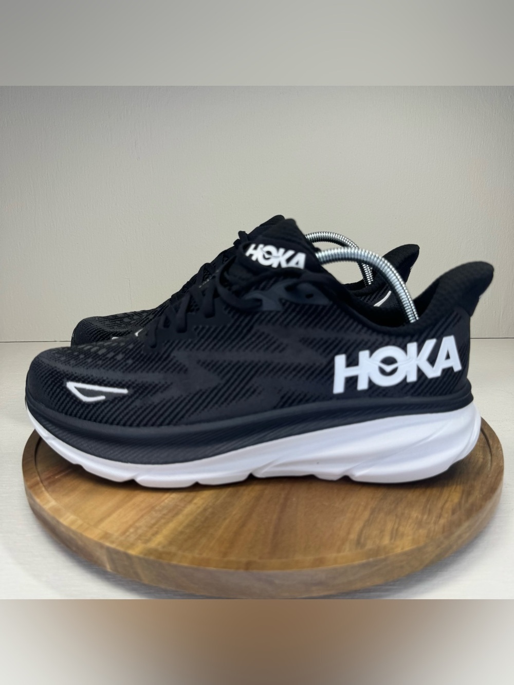 Hoka Clifton 9 Mens Size 10.5 D Shoes Black White Running Comfort Athletic